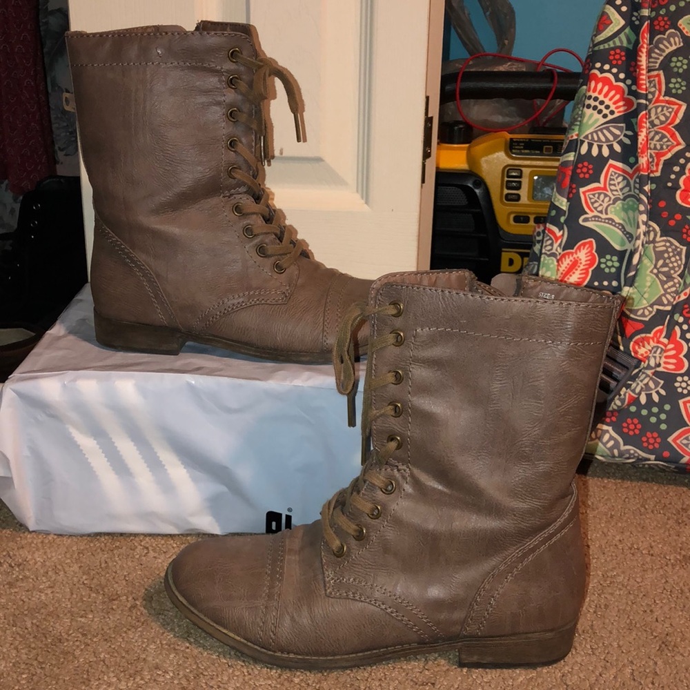 Very cute combat boots! Only worn about 3 times!